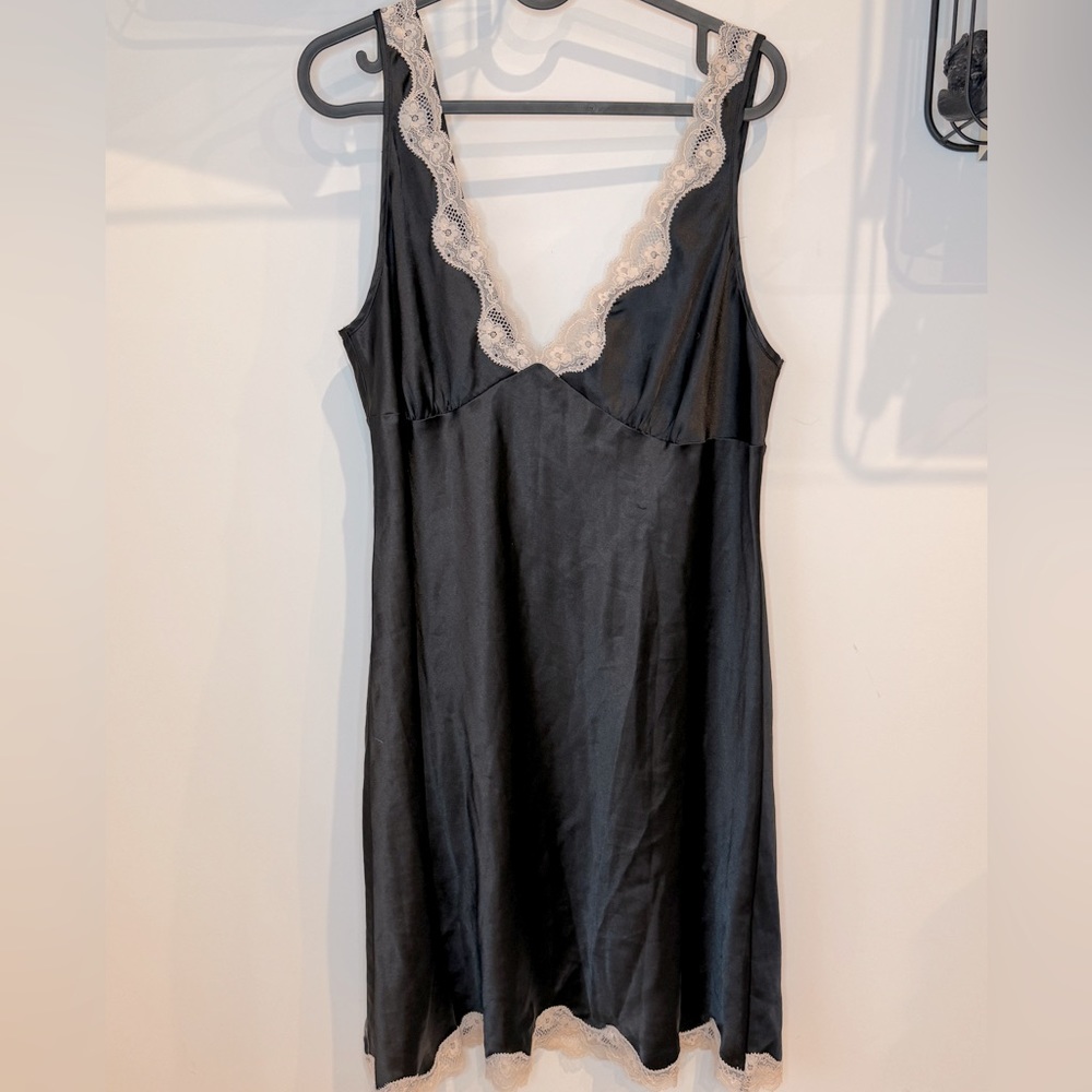 Victoria’s Secret Black Babydoll Lingerie Sexy Mini sleep Dress Satin L